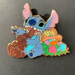 Disney pin DLR 2006 Easter STITCH Eating Chocolate Rabbit Disney Pin 45642